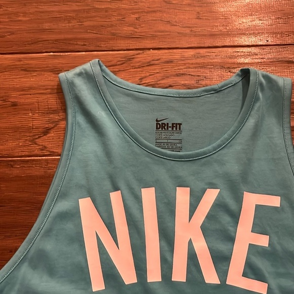 NIKE Women’s Training Dri Fit Sleeveless Shirt Size S - Picture 2 of 4